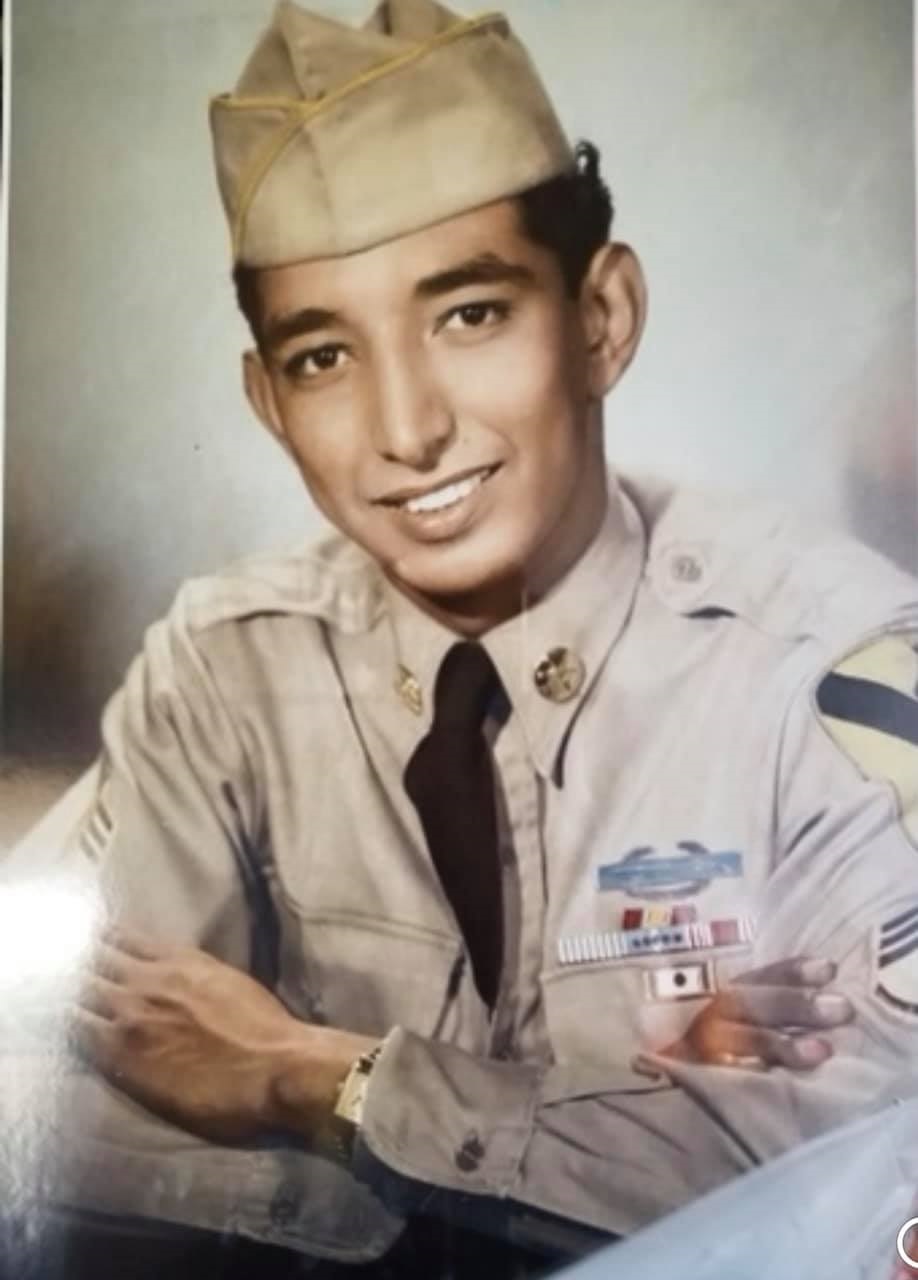 bild av krigsfången och krigsveteranen Joe E. Ramirez
