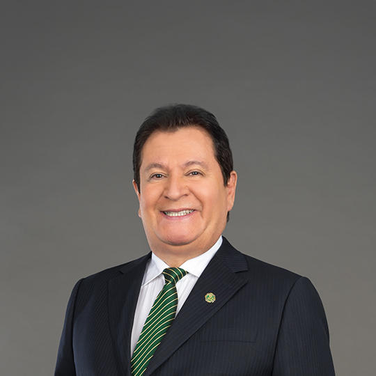 International President Fabrício Oliveira photo